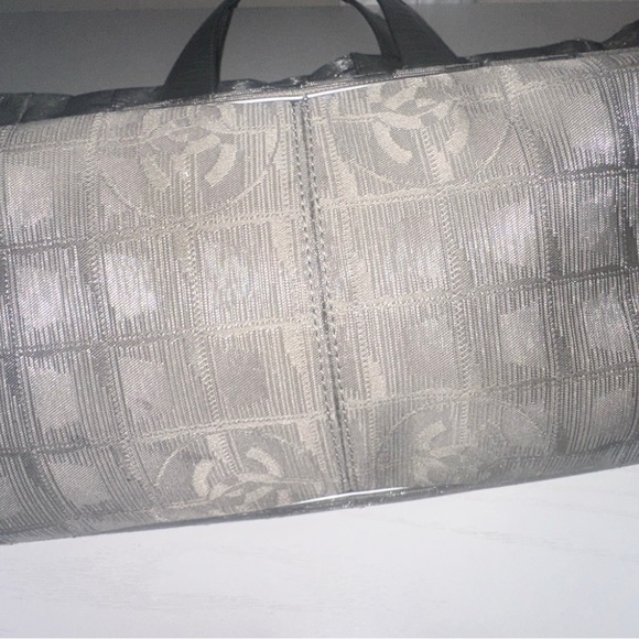 Chanel Travel Line Tote Shoulder bag - Picture 12 of 16